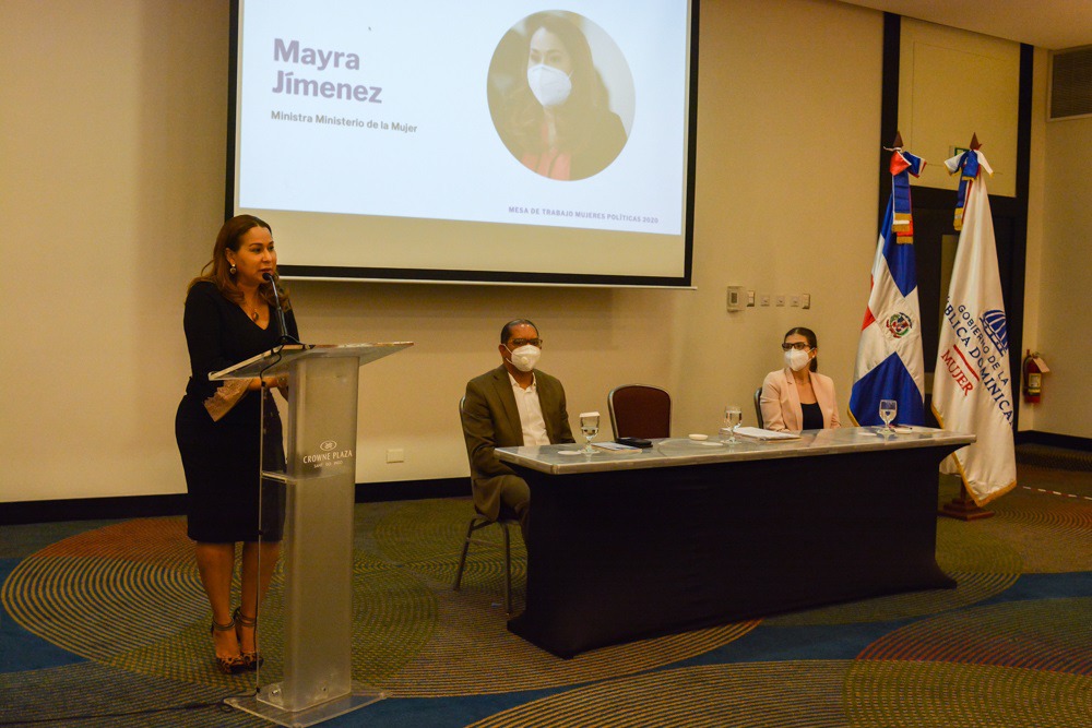 Mayra Jiménez expone